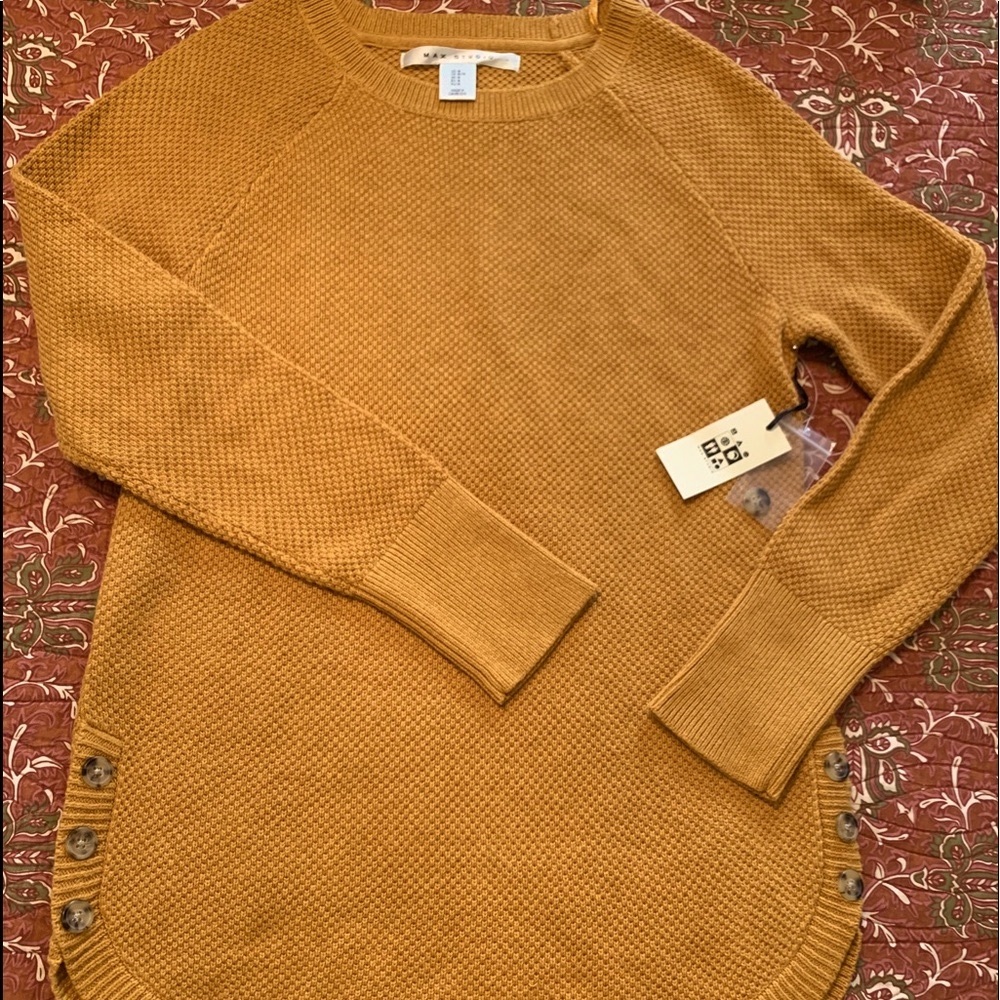 Max studio Beautiful sweater.